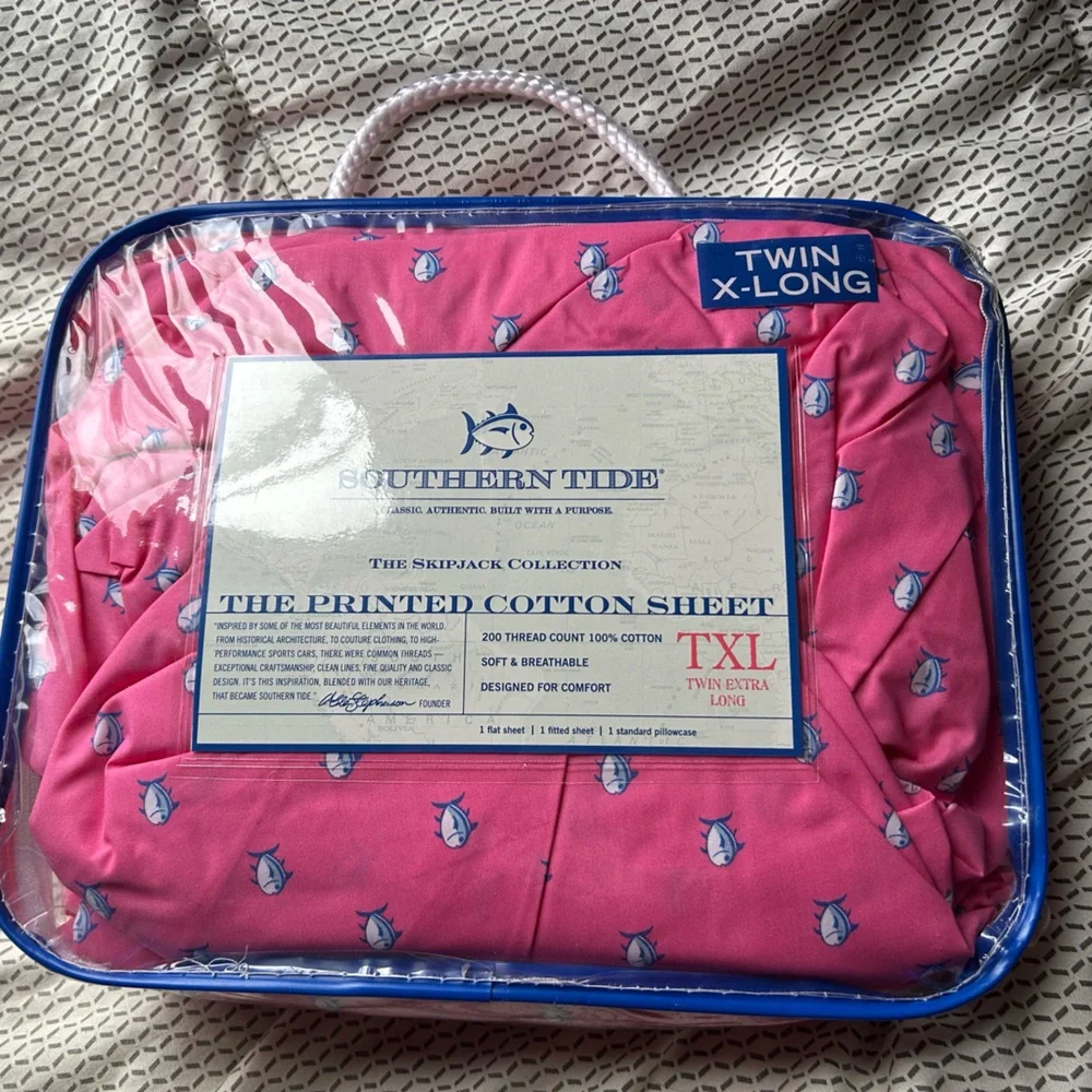 Southern Tide Pink Sheet Set with Blue & White Fish Print - Picture 1 of 1